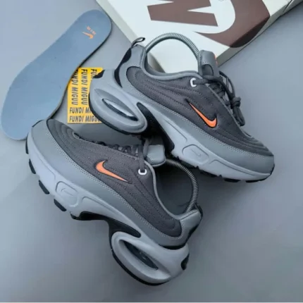 174 Nike Waver