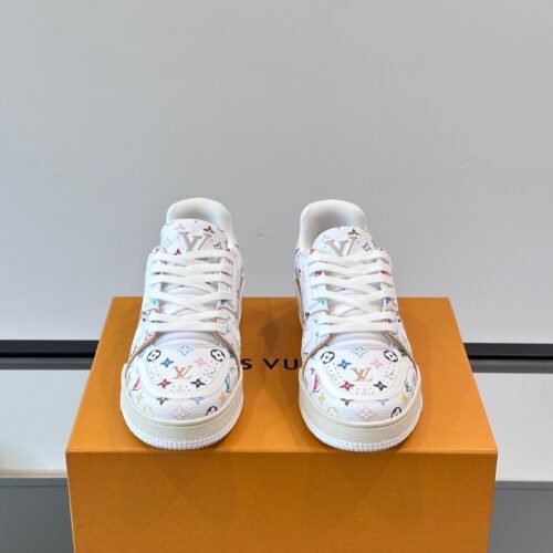 Shop for trendy shoes and sneakers in Nigeria from Lagos's top online shoe store. Get the best deals and enjoy free shipping on all orders.