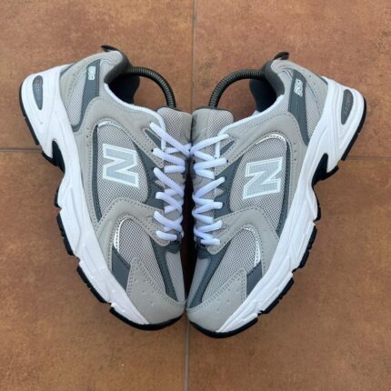 New Balance 800 Sneakers
