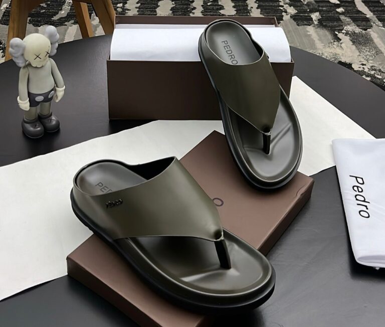 The Pedro Slides offer a perfect combination of luxury, comfort, and modern elegance. Crafted from premium materials with a cushioned footbed and sleek design, they are ideal for both casual and sophisticated wear.