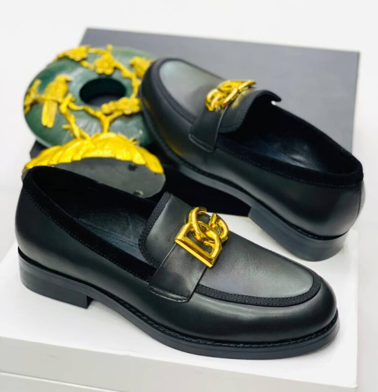 Refined and bold, the Black Dolce & Gabbana Loafer blends Italian craftsmanship with modern luxury.