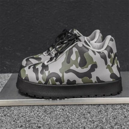 The Aule Camo Bumble Bread Shoes deliver bold streetwear energy with a unique camo print and chunky "bread sole" design, blending edgy aesthetics with urban comfort.