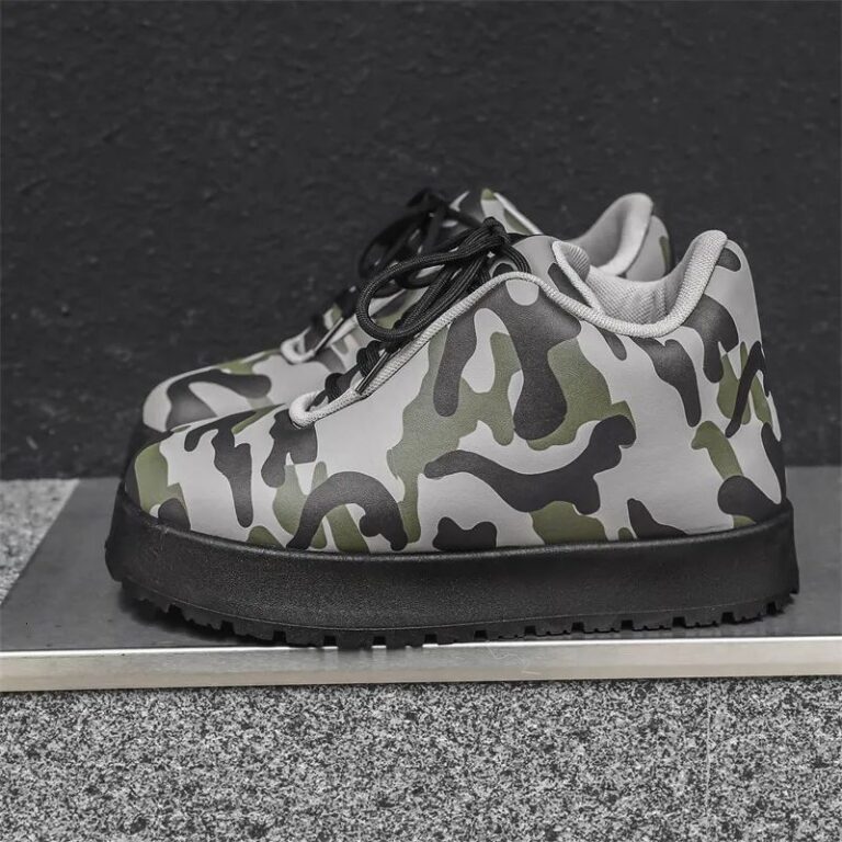 The Aule Camo Bumble Bread Shoes deliver bold streetwear energy with a unique camo print and chunky "bread sole" design, blending edgy aesthetics with urban comfort.