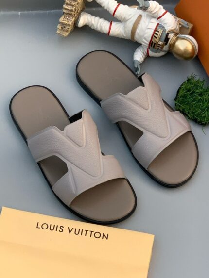 Louis Vuitton Men's V-Strap Leather Slides