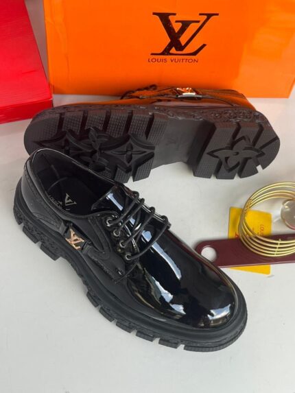 LV Apex Derby Cooperate Boot