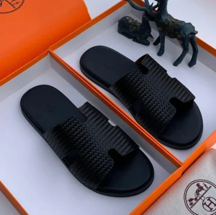 Woven Luxury Slide Sandals (Black )